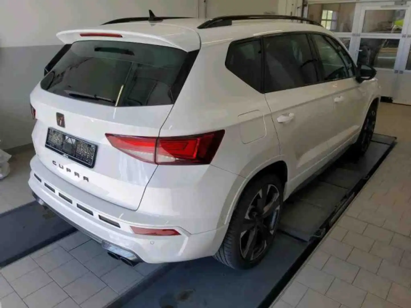 CUPRA Ateca VZ 2.0 TSI DSG 4Drive 300PS 360KAM+LED+CARPLAY Weiß - 2