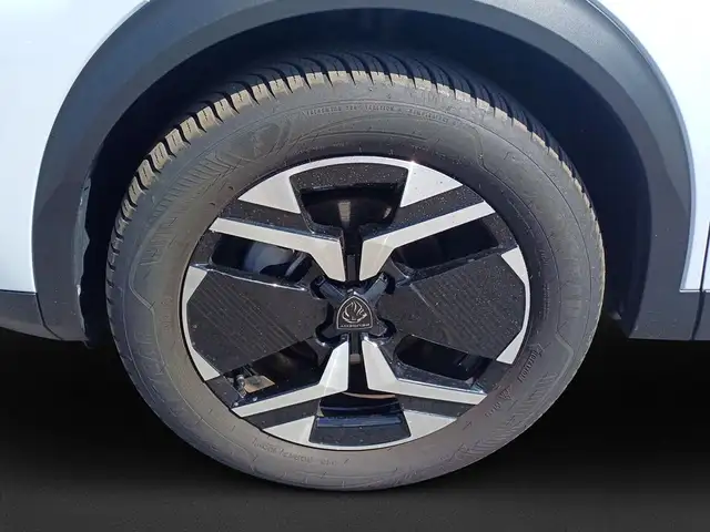 Peugeot 2008 view 8