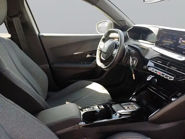 Peugeot 2008 view 11