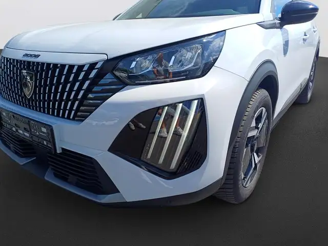Peugeot 2008 view 9
