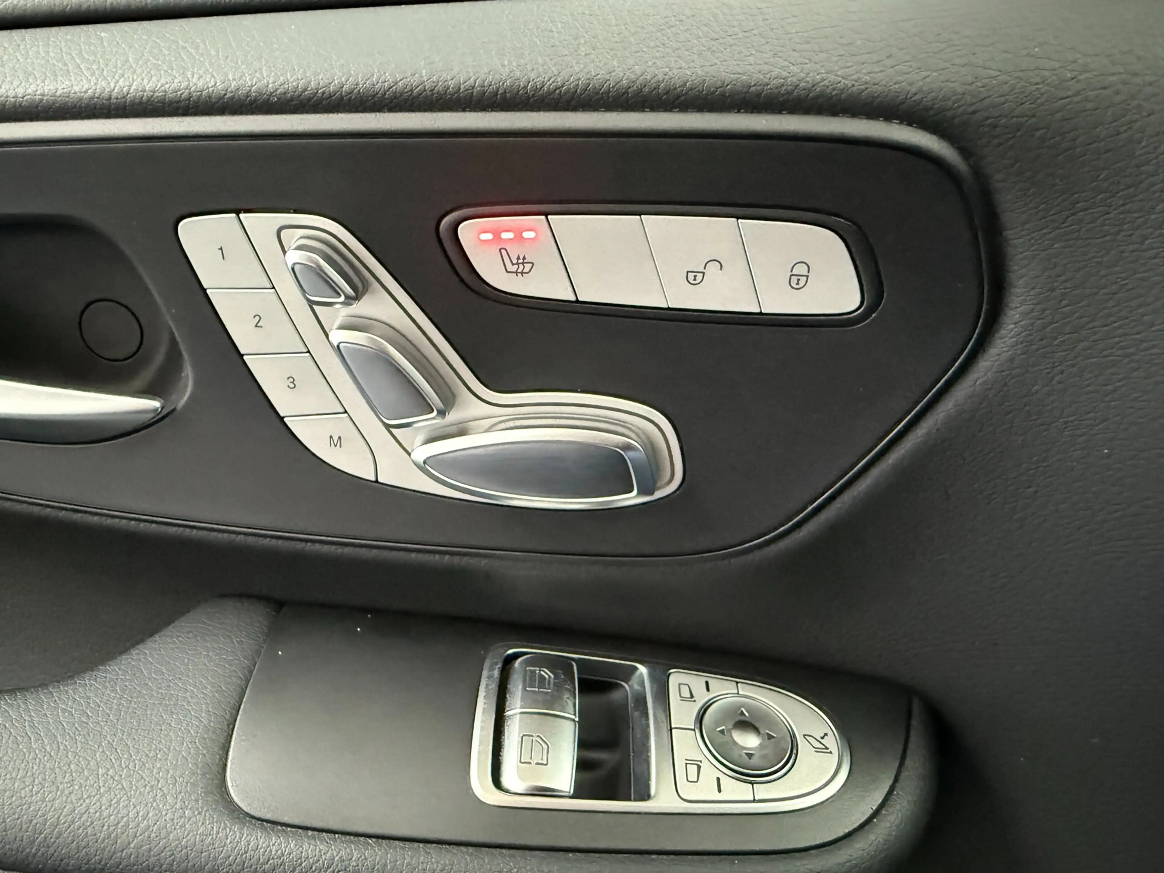 Mercedes-Benz EQV 300 L2 - 8-pers AMG Facelift - Exterieur pakket - 360 — photo 15