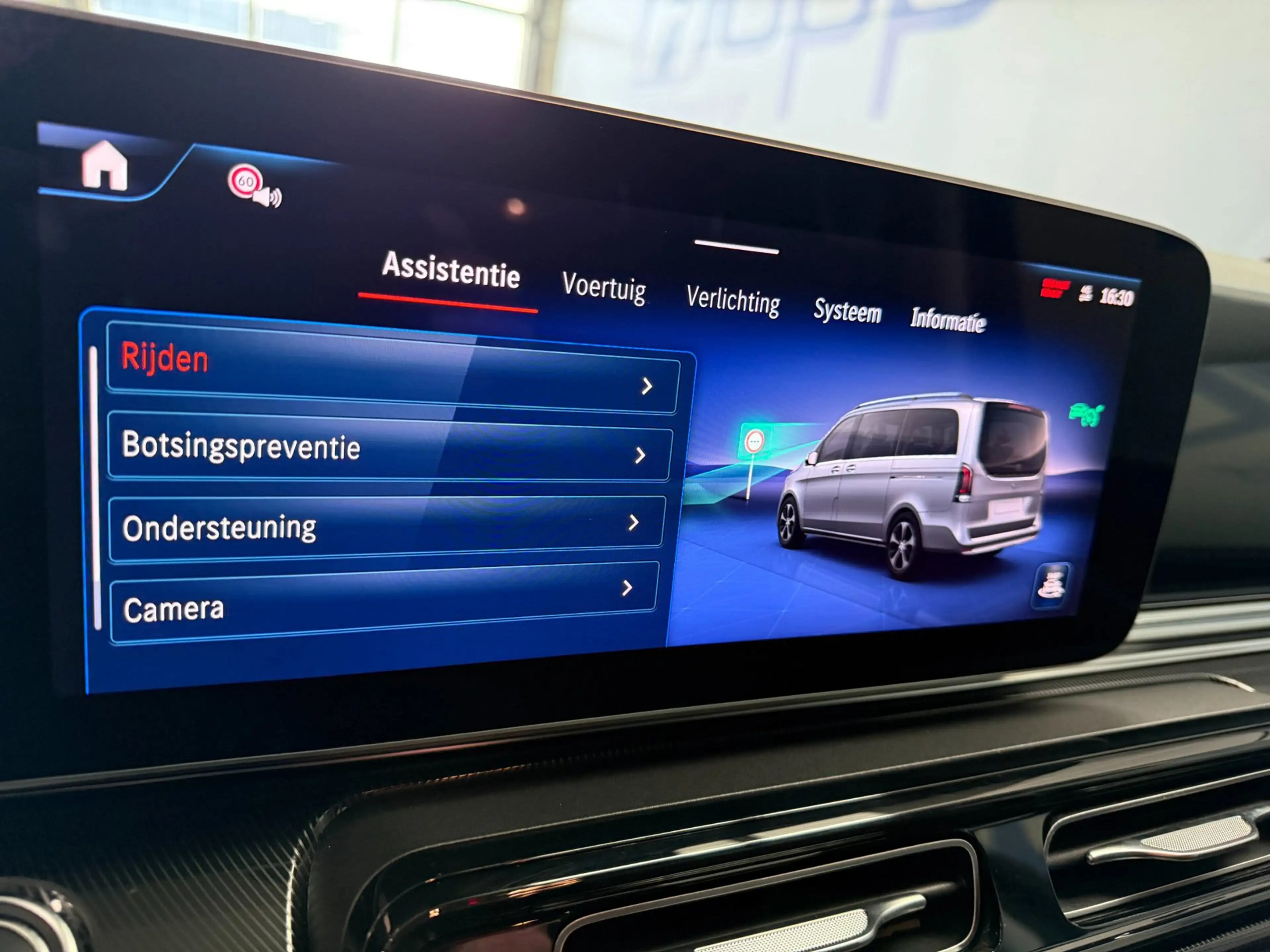 Mercedes-Benz EQV 300 L2 - 8-pers AMG Facelift - Exterieur pakket - 360 — photo 18