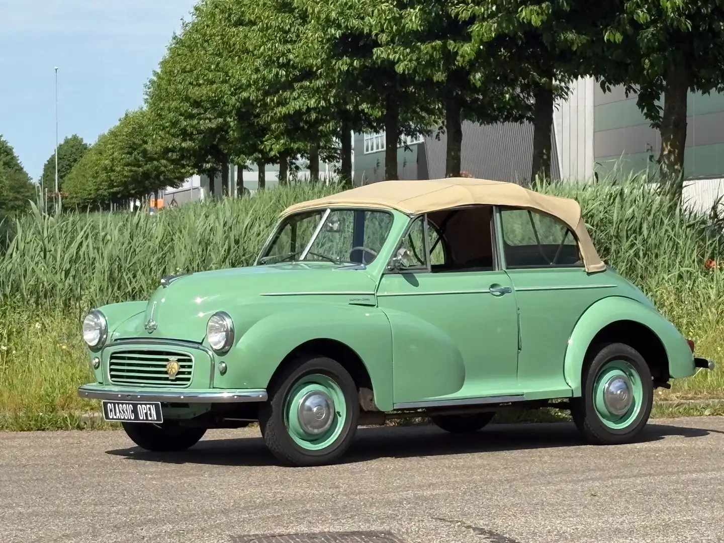 Oldtimer Morris Minor Cabriolet Grün - 1