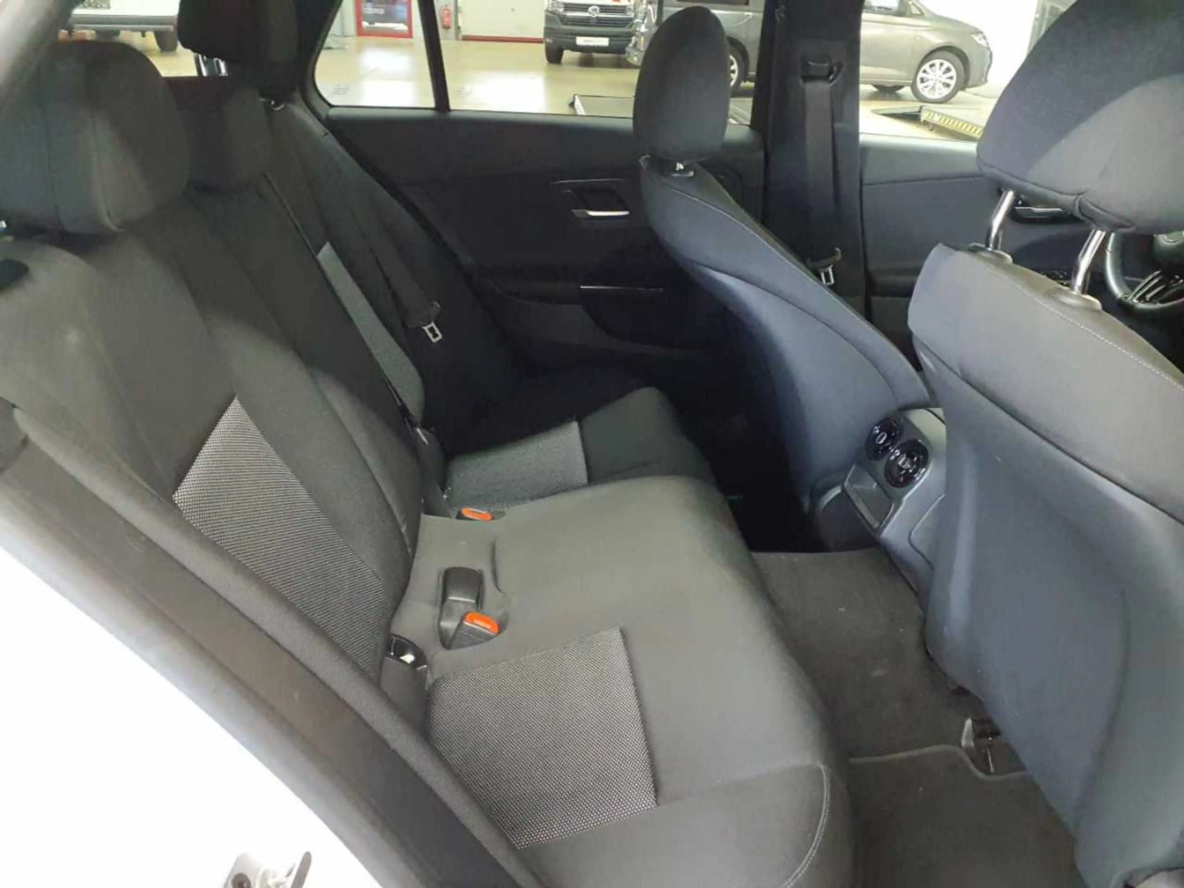 Mercedes-Benz C 220 C 220 d T 9G- Avangarde Ext BusiP KAM — photo 13