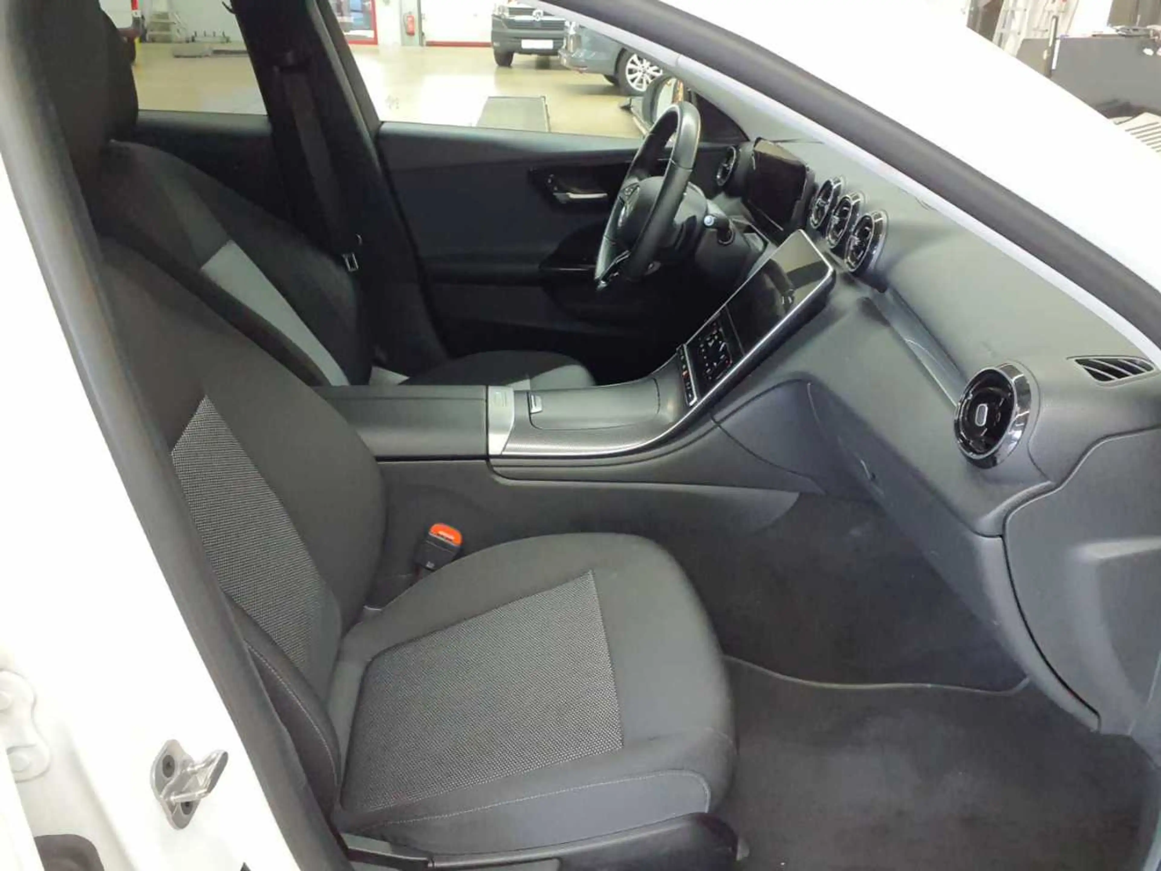 Mercedes-Benz C 220 C 220 d T 9G- Avangarde Ext BusiP KAM — photo 7