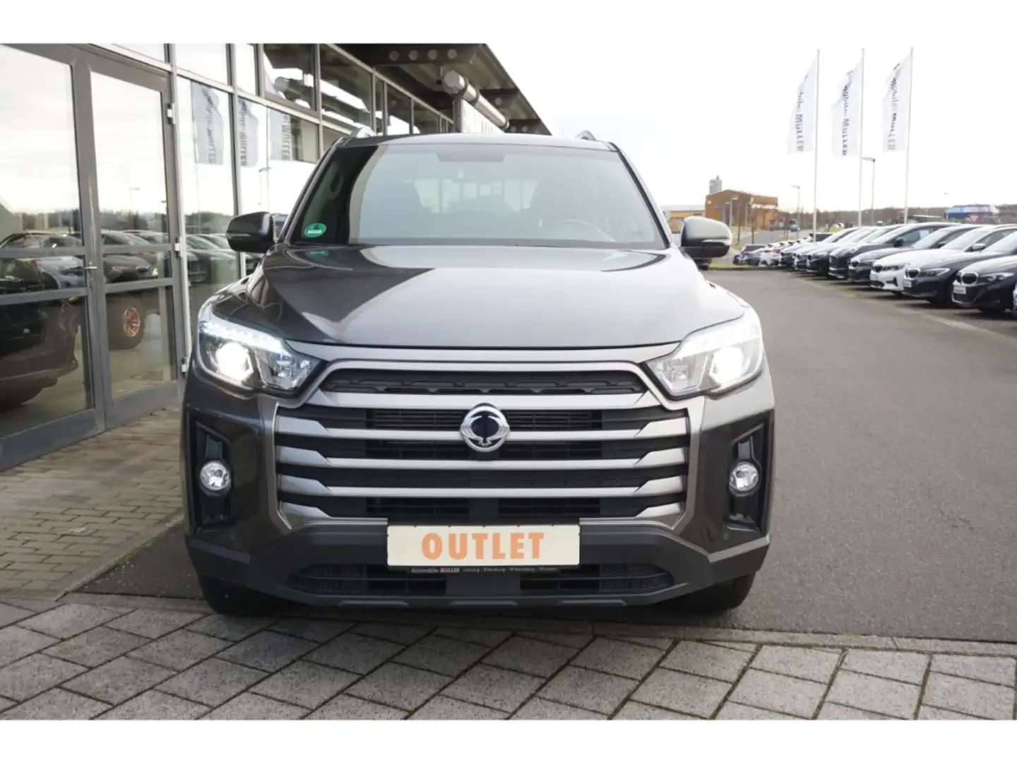 SsangYong Musso Grand 2,2 e-Xdi-4WD-Navi-AHK-Hardtop-PDCCam-EU6dTe Gris - 2