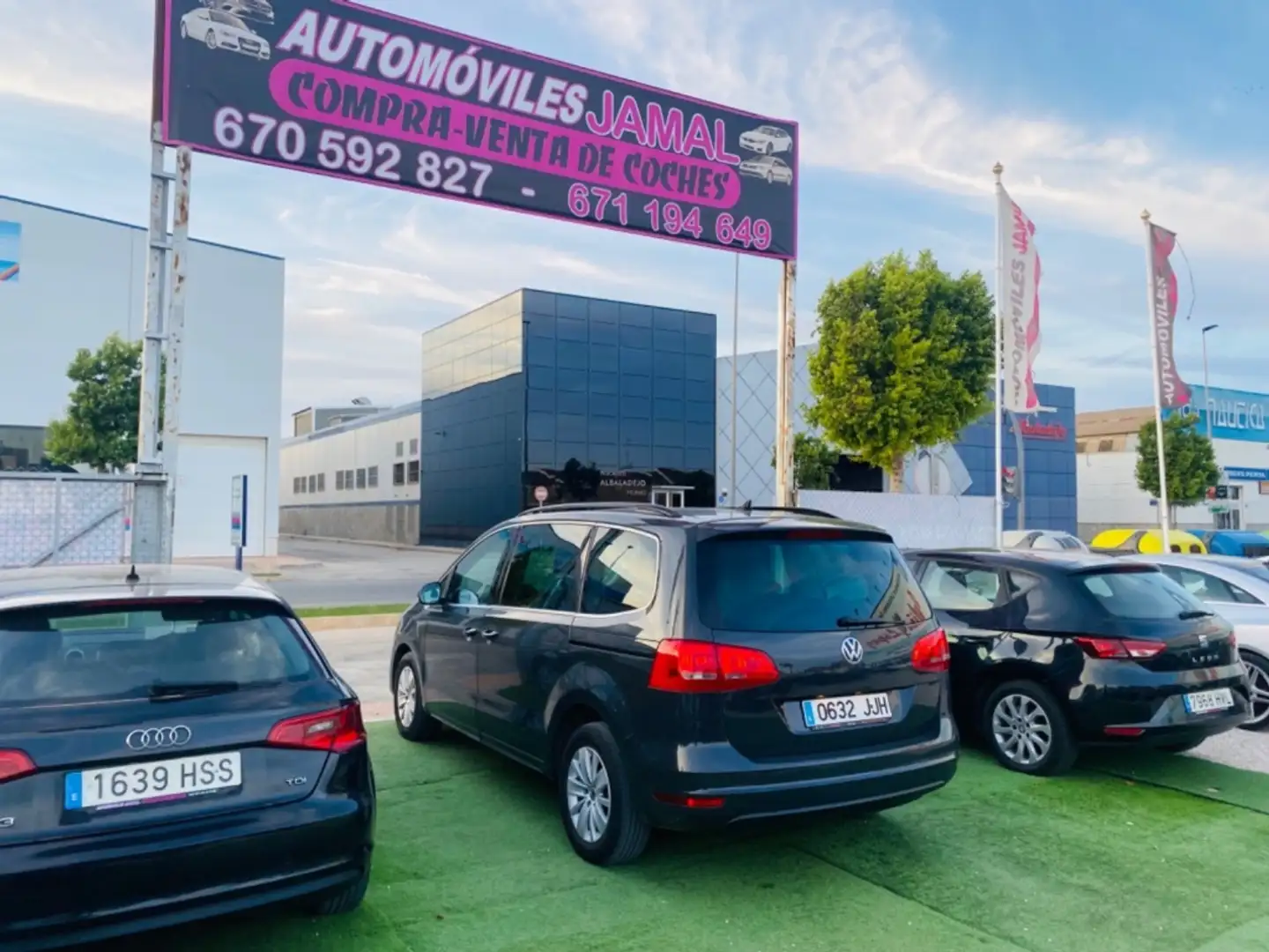 Volkswagen Sharan 2.0TDI Advance BMT DSG 140 Gris - 1