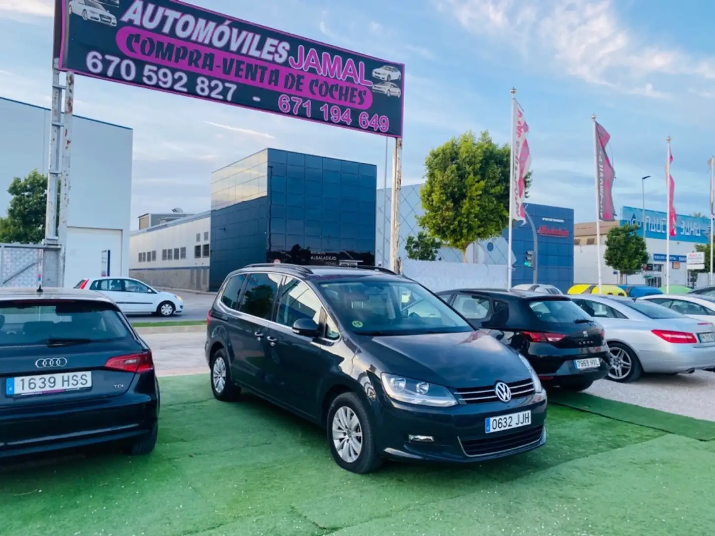 Volkswagen Sharan 2.0TDI Advance BMT DSG 140 Gris - 2