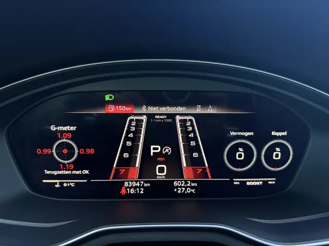 Audi RS4 view 25