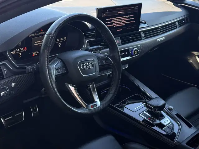 Audi RS4 view 2