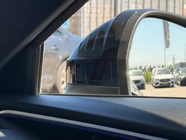 Audi RS4 view 12