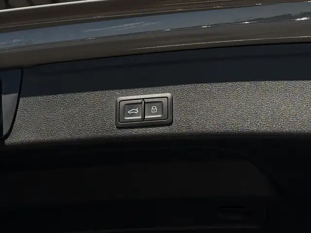 Audi RS4 view 20
