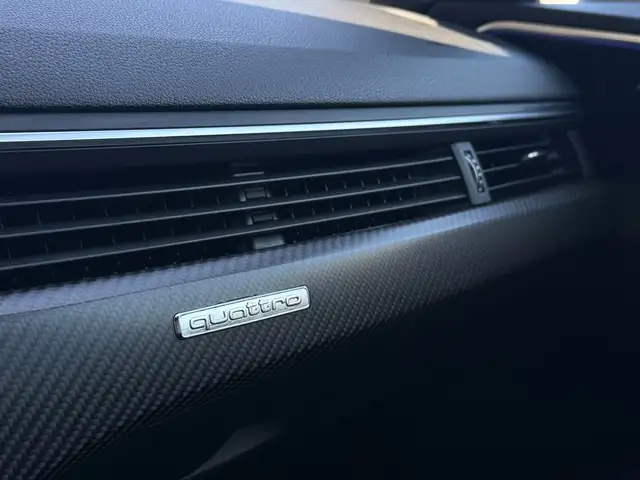 Audi RS4 view 27