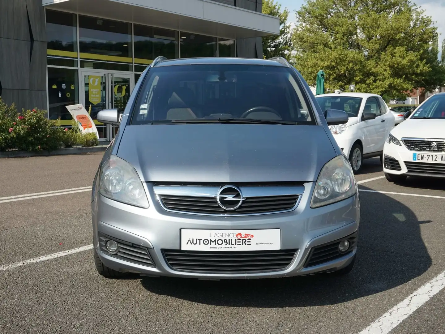 Opel Zafira 1.9 CDTi 120 ch FAP Cosmo 7pl Attelage Grijs - 2