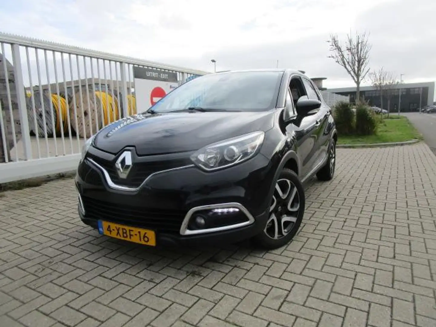 Renault Captur 0.9 TCe Dynamique Zwart - 1