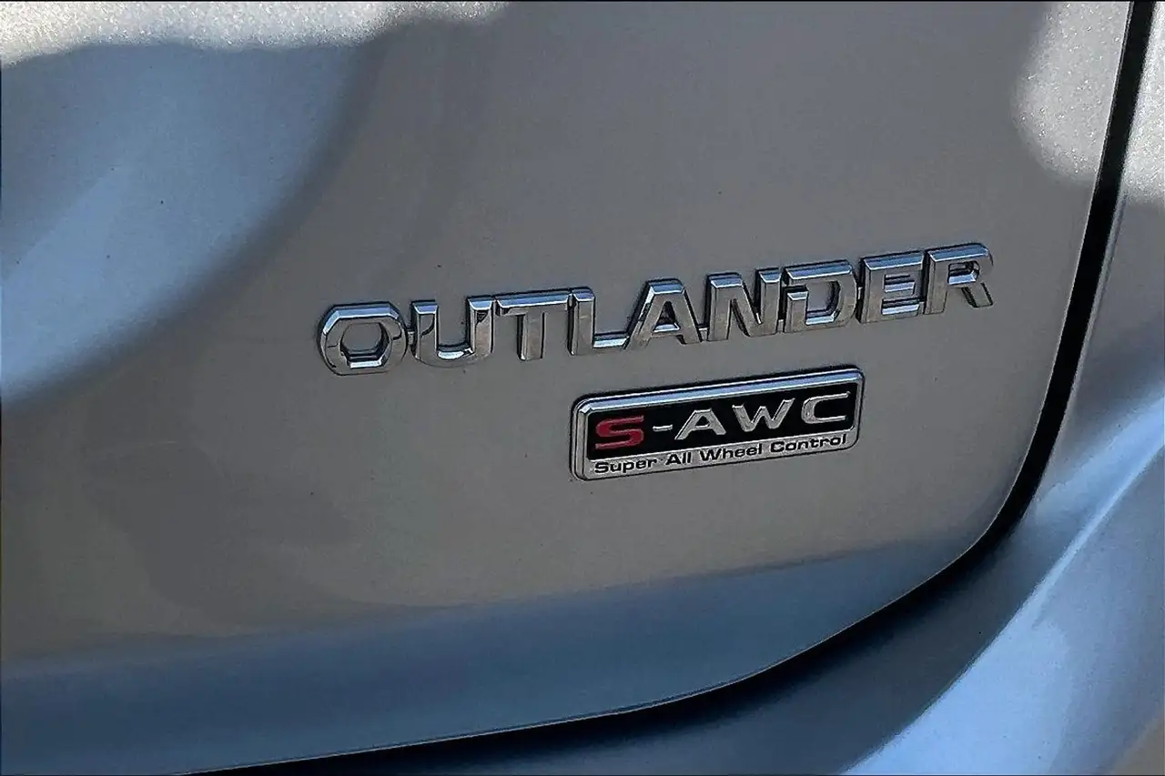 Mitsubishi Outlander fotografie Mitsubishi Outlander