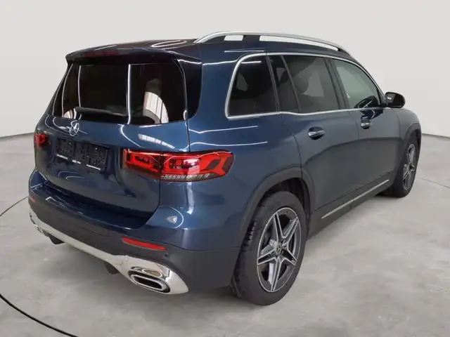 Mercedes-Benz GLB view 4