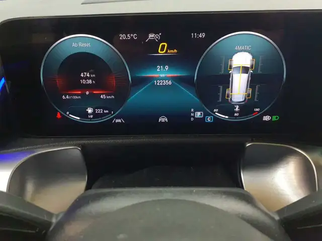 Mercedes-Benz GLB view 11