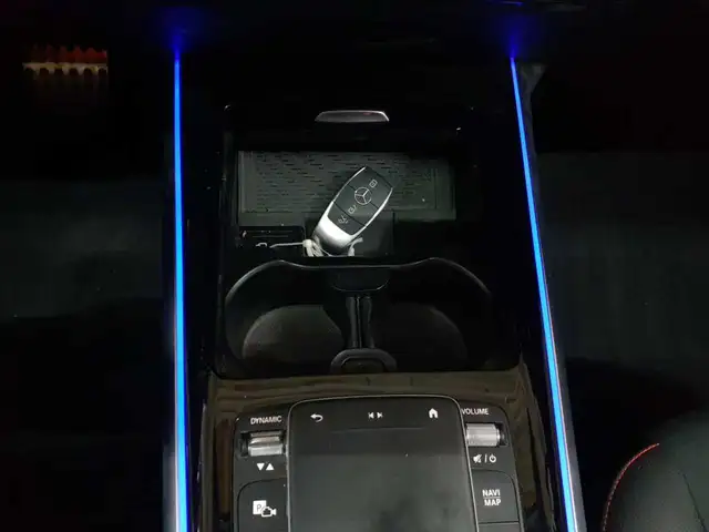 Mercedes-Benz GLB view 10