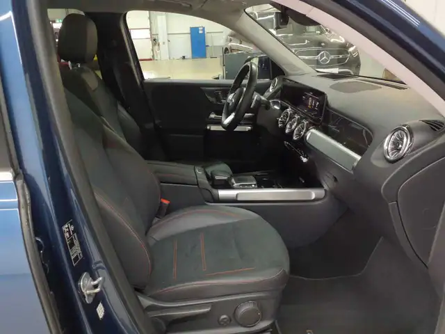 Mercedes-Benz GLB view 8