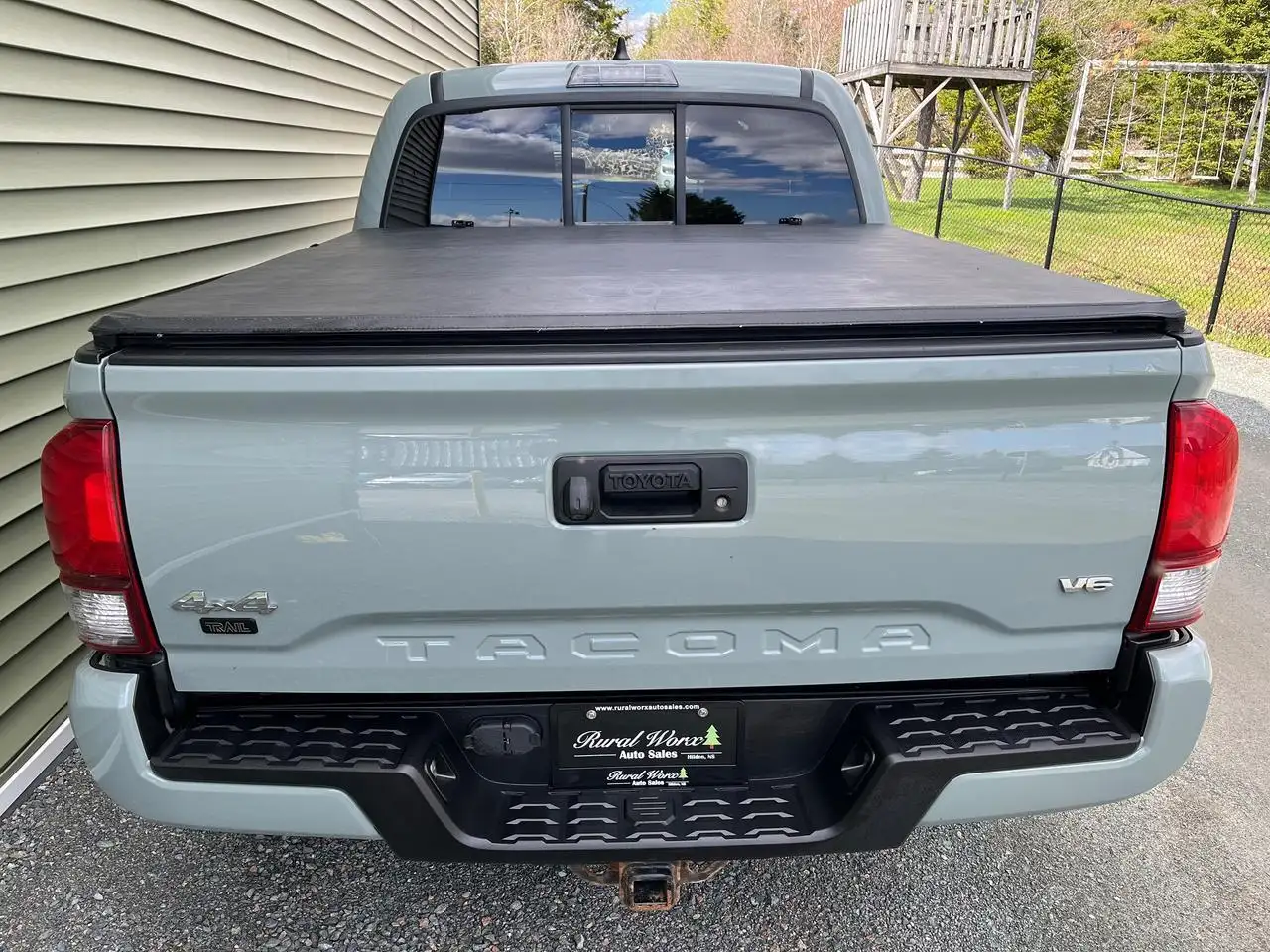 Toyota Tacoma снимка Toyota Tacoma