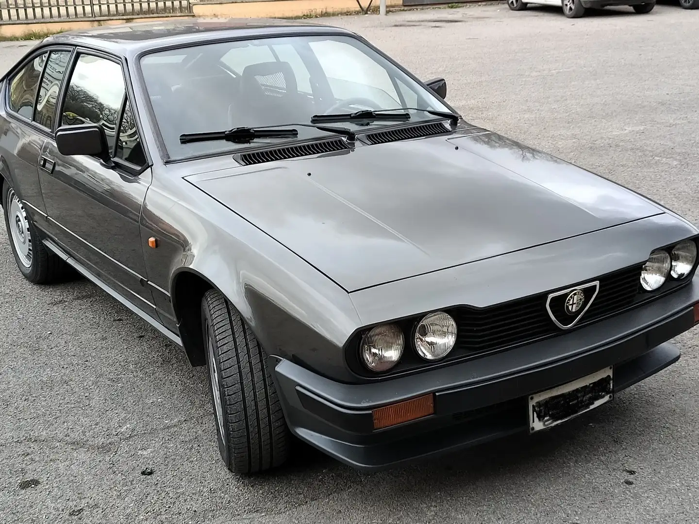 Alfa Romeo GTV 2.0 Grey - 1