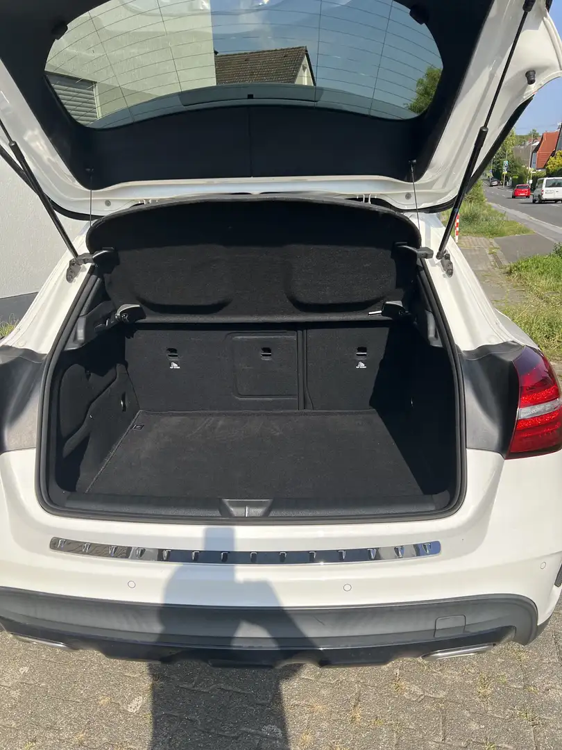 Mercedes-Benz GLA 250 7G-DCT AMG Line - 1