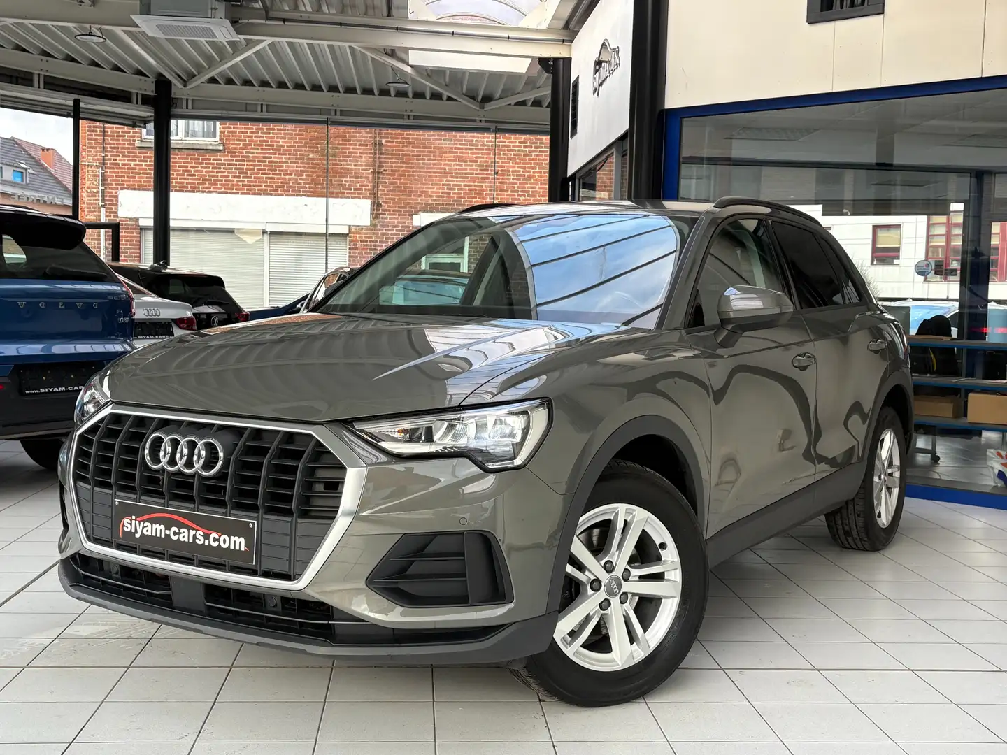 Audi Q3 Q3 35 TFSI *LED*CUIR*DIG CP*GPS*PDC*JANTES*SPORT* Grijs - 1