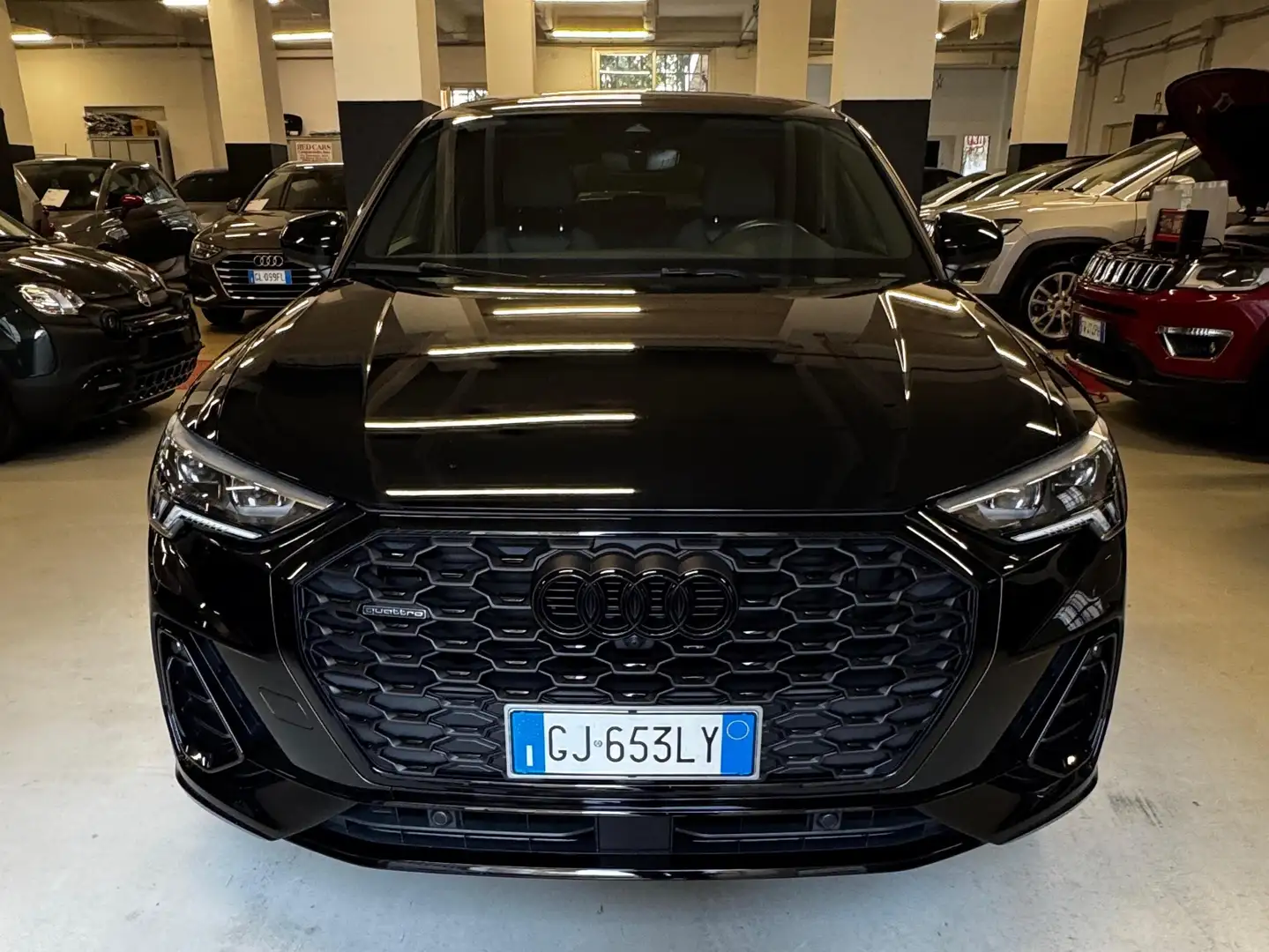 Audi Q3 Q32019Sportback352.0tdiSlineeditionquattro stronic Noir - 1