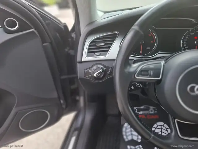 Audi A4 view 9