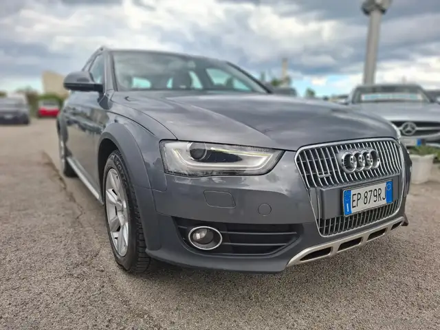 Audi A4 view 3