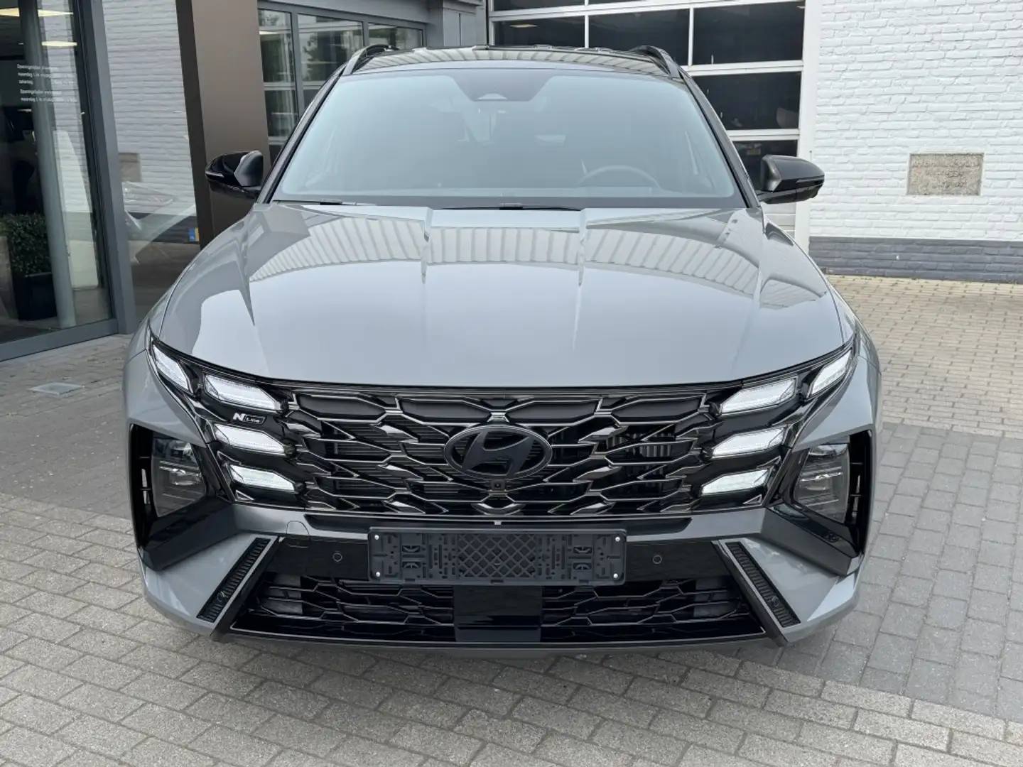Hyundai TUCSON 1.6 T-GDI HEV N Line | Actie prijs! | Sportief! | Gris - 2