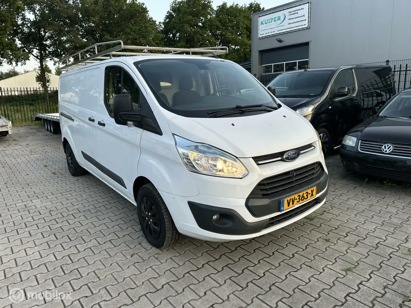 Ford Transit Custom 330 2.2 TDCI L2H1 Ambiente - 2