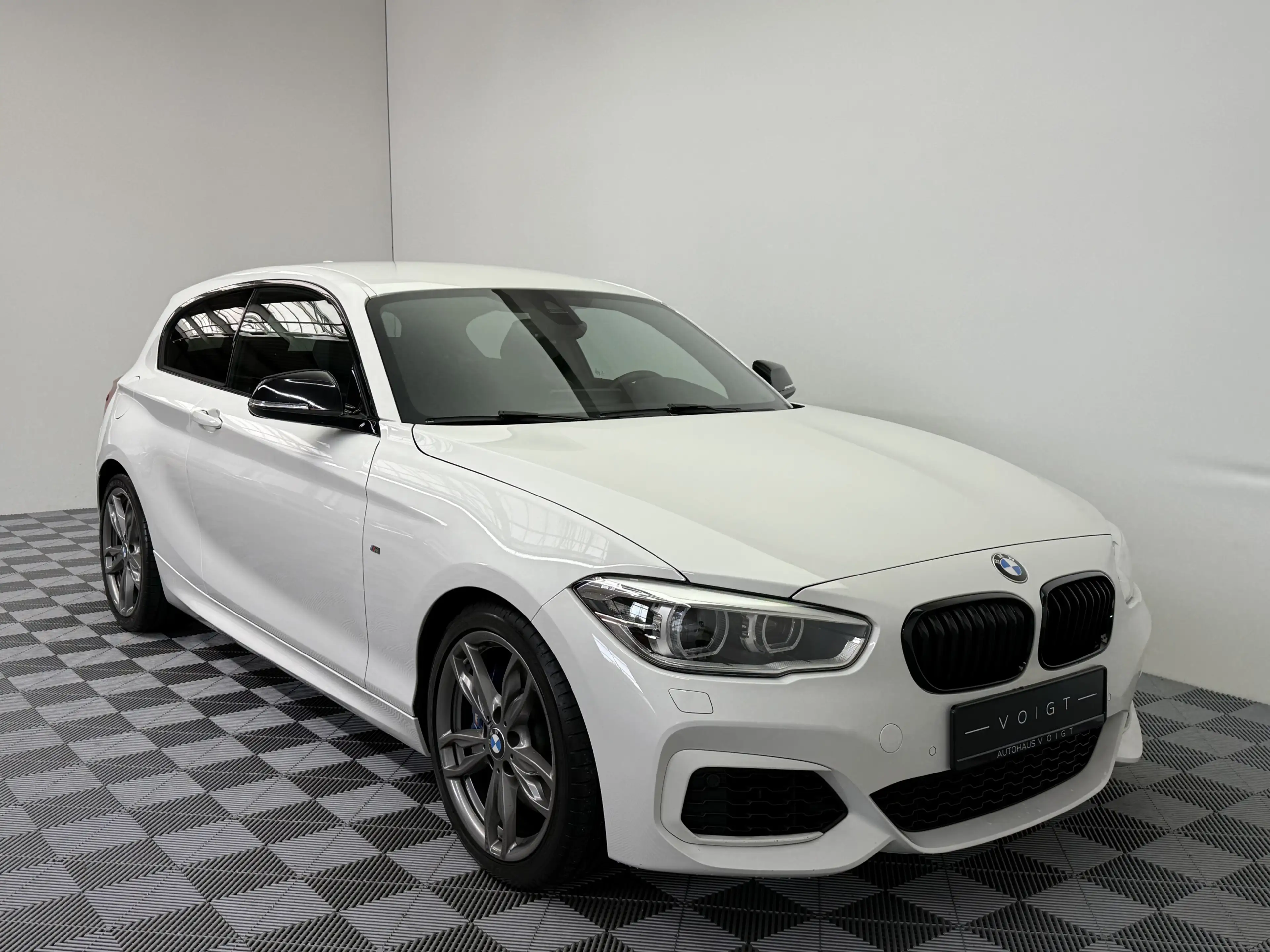 BMW 140 |No-OPF|Navi-Prof|LED|Keyless|BMW-History| — photo 5