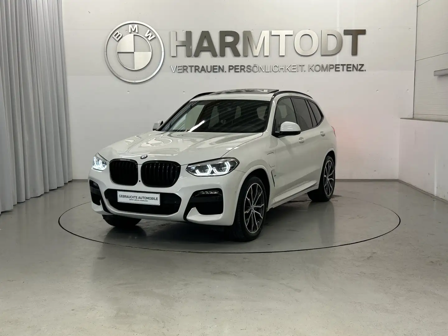BMW X3 xDrive30e *M-Sport / HUD / PANO / AHK* Weiß - 2