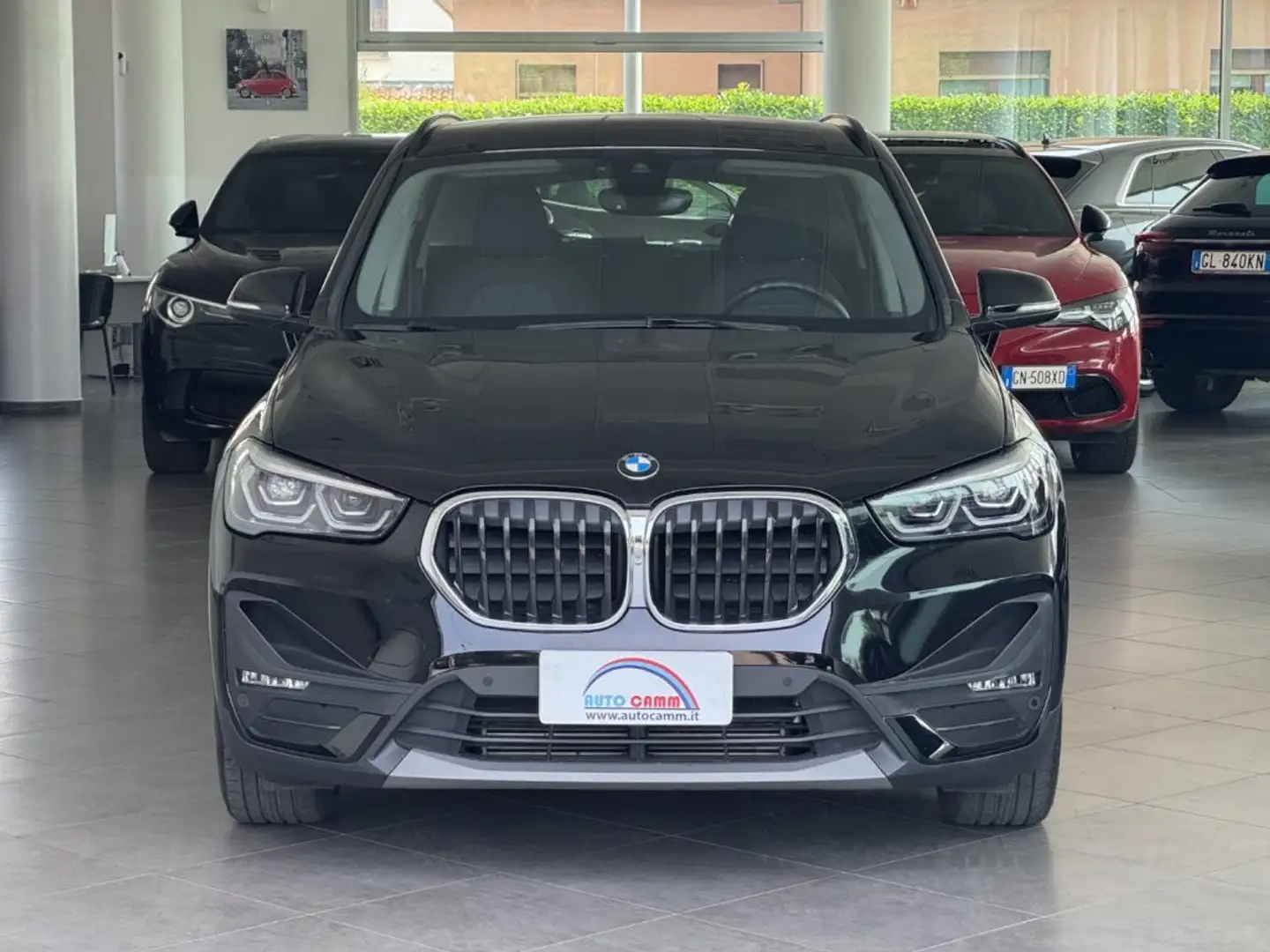 BMW X1 xDrive25e Plug-in Hybrid PHEV Business Advantage Schwarz - 2