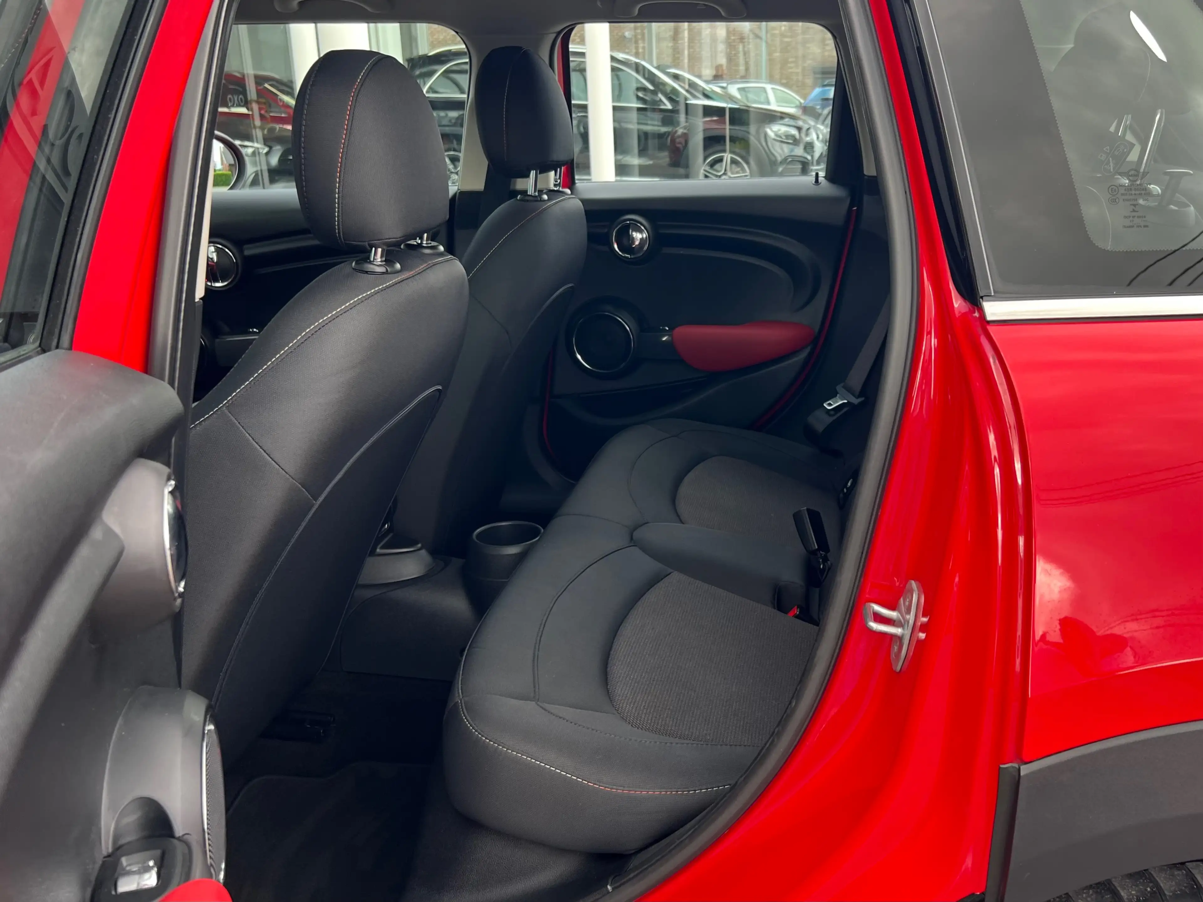 MINI Cooper D CHILLI RED 1.5 D 116CV / GPS / FULL LED / BLUETOOTH / FAIBLE KILOMÉTRAGE / GARANTIE / 13.140 HORS TVA — photo 11
