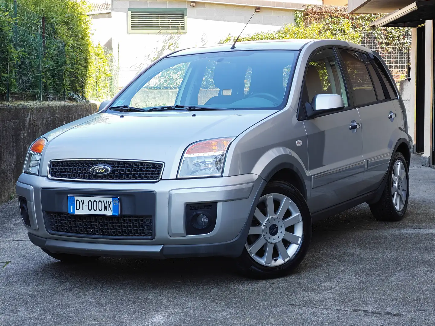 Ford Fusion 1.4 BENZINA 80cv / 87.000km / Neopatentati Plateado - 2