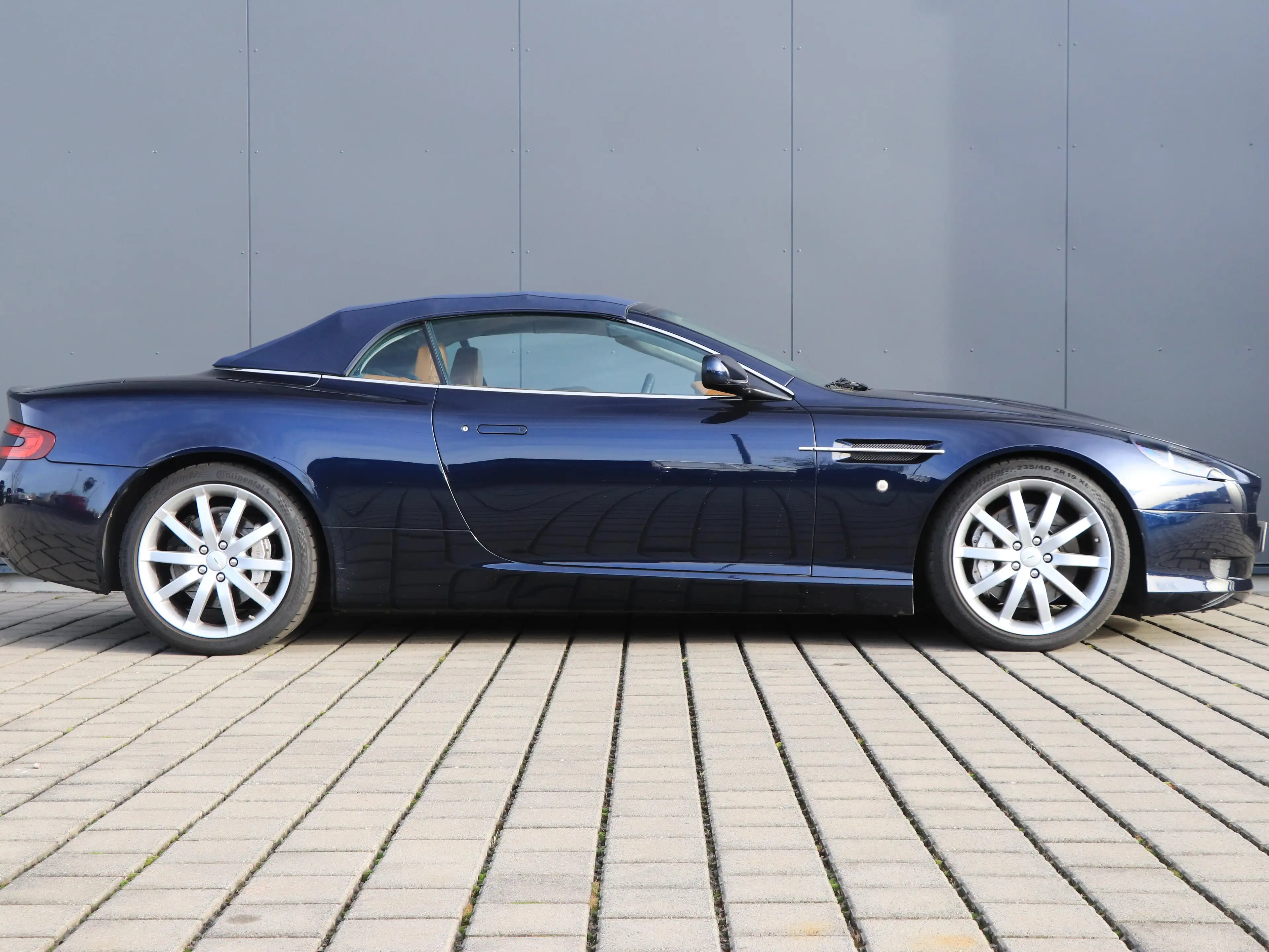 Aston Martin DB9 DB9 Volante Touchtronic — photo 3