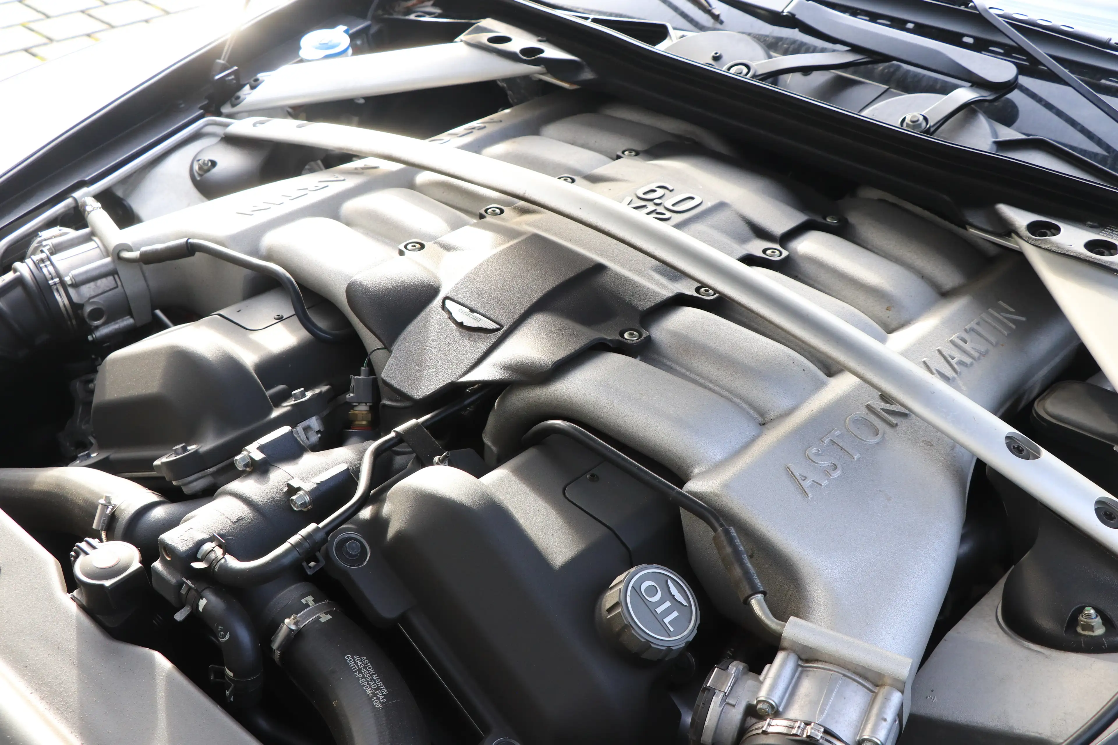 Aston Martin DB9 DB9 Volante Touchtronic — photo 10