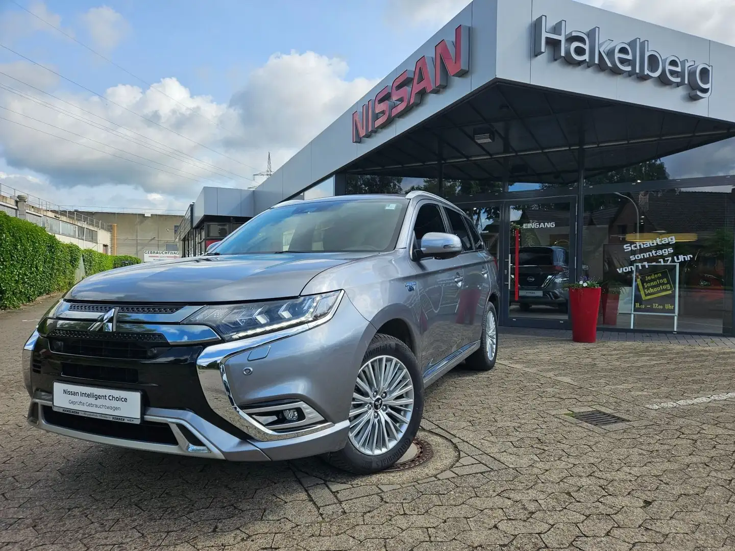Mitsubishi Outlander 2.4 PHEV Plug-in Hybrid PHEV Top 4WD Grau - 2