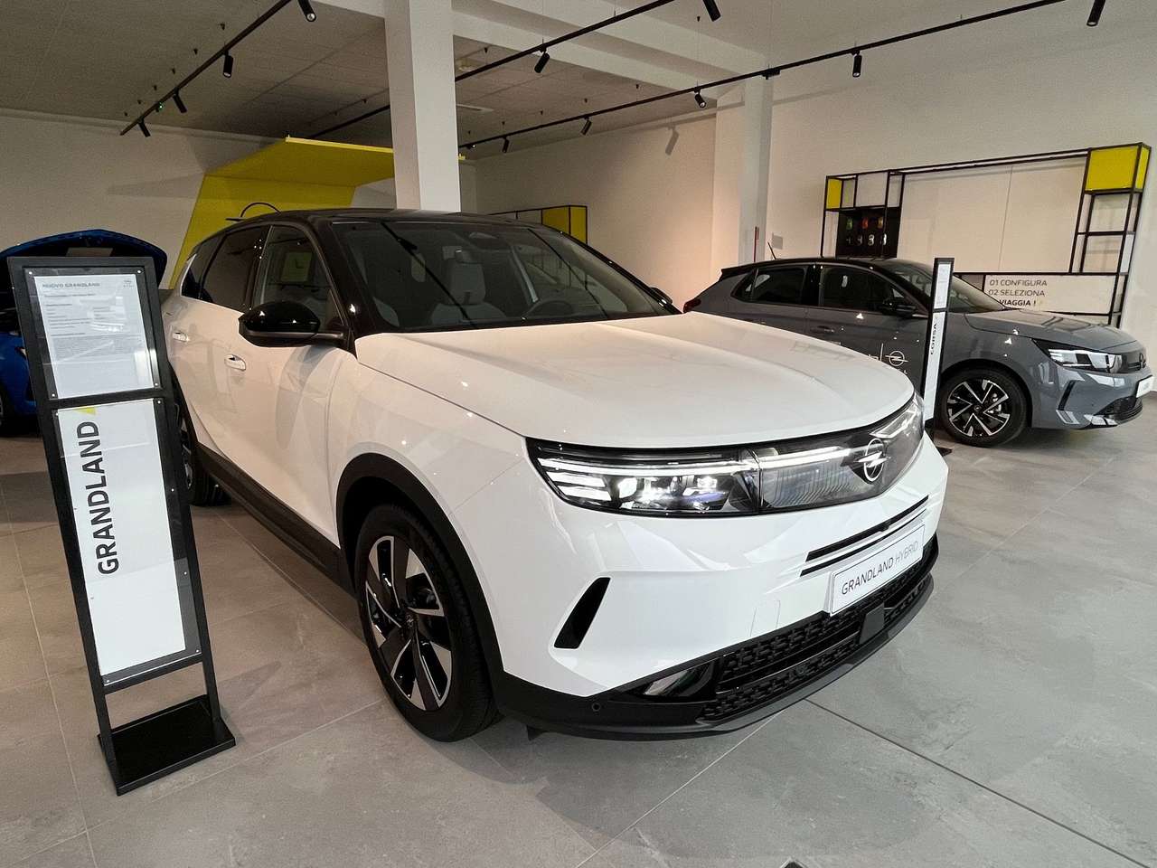 Opel Grandland Nuovo MHEV 1.2 Hybrid 136cv GS + TECH PACK KM0