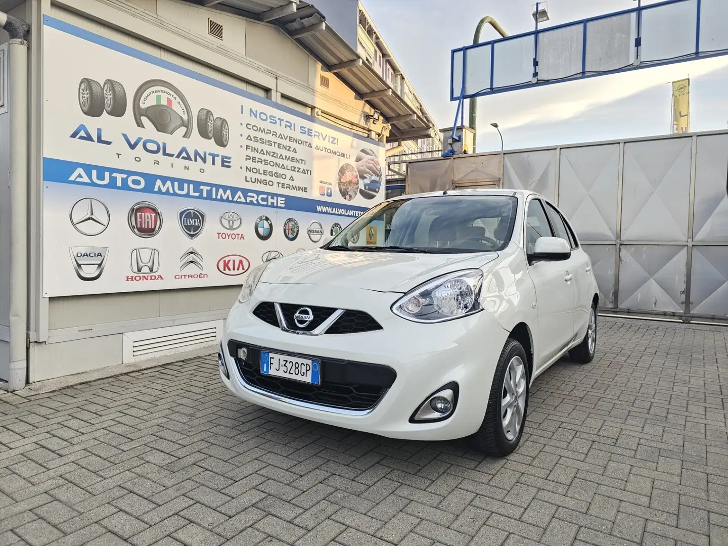 Nissan Micra 1.2 12V 5 porte GPL Eco Acenta Bílá - 2
