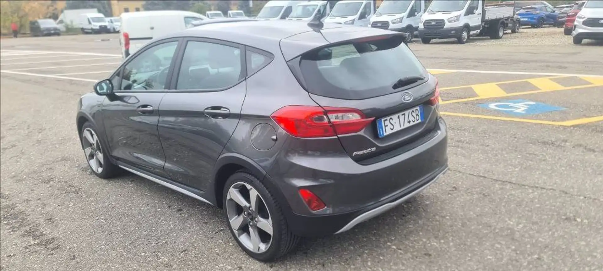 Ford Fiesta Active 1.5 tdci 85cv my18 Grigio - 2