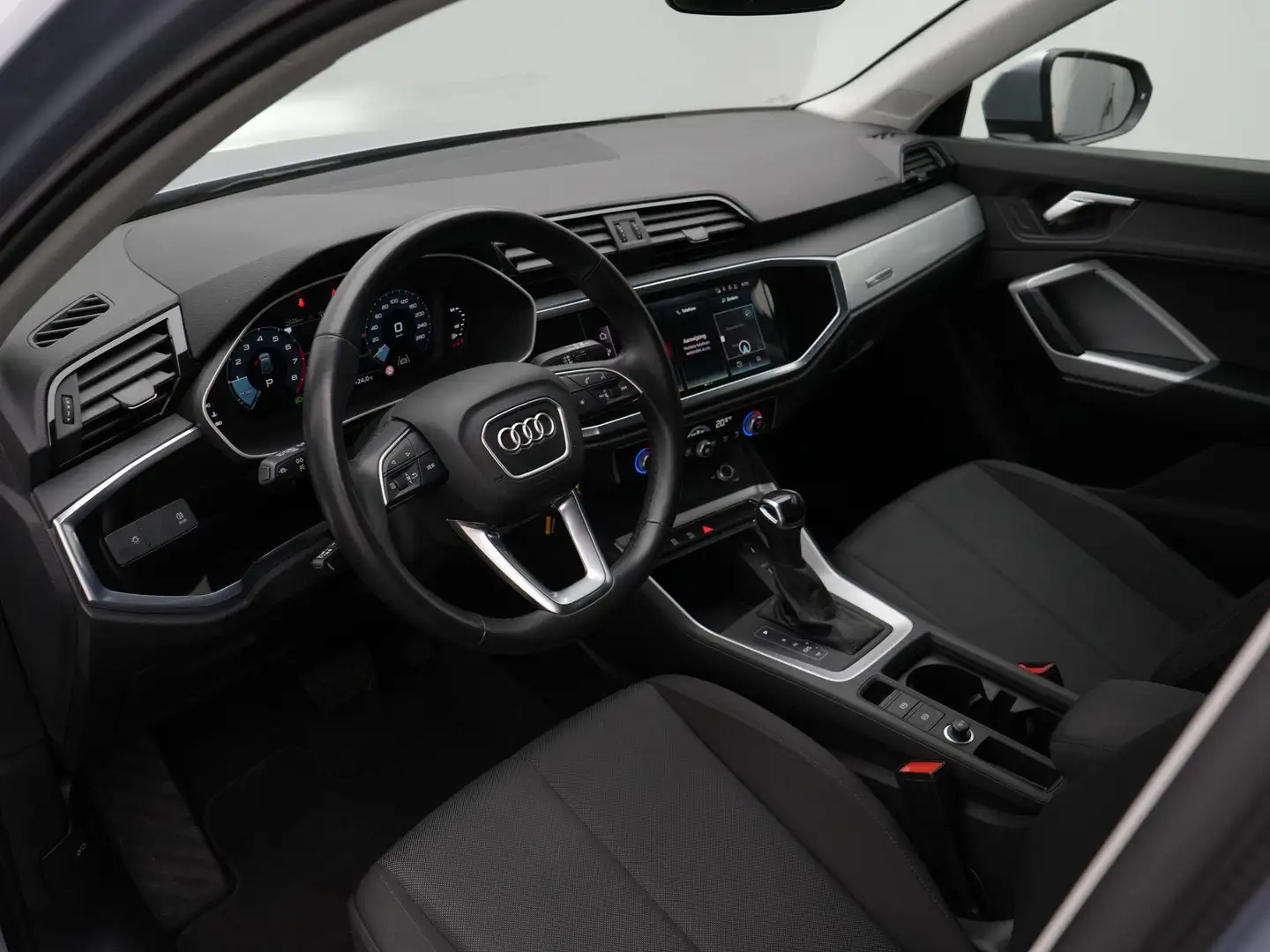 Audi Q3 35 TFSI 150 pk S-tronic Pro Line | Navigatie | Par Zilver - 2