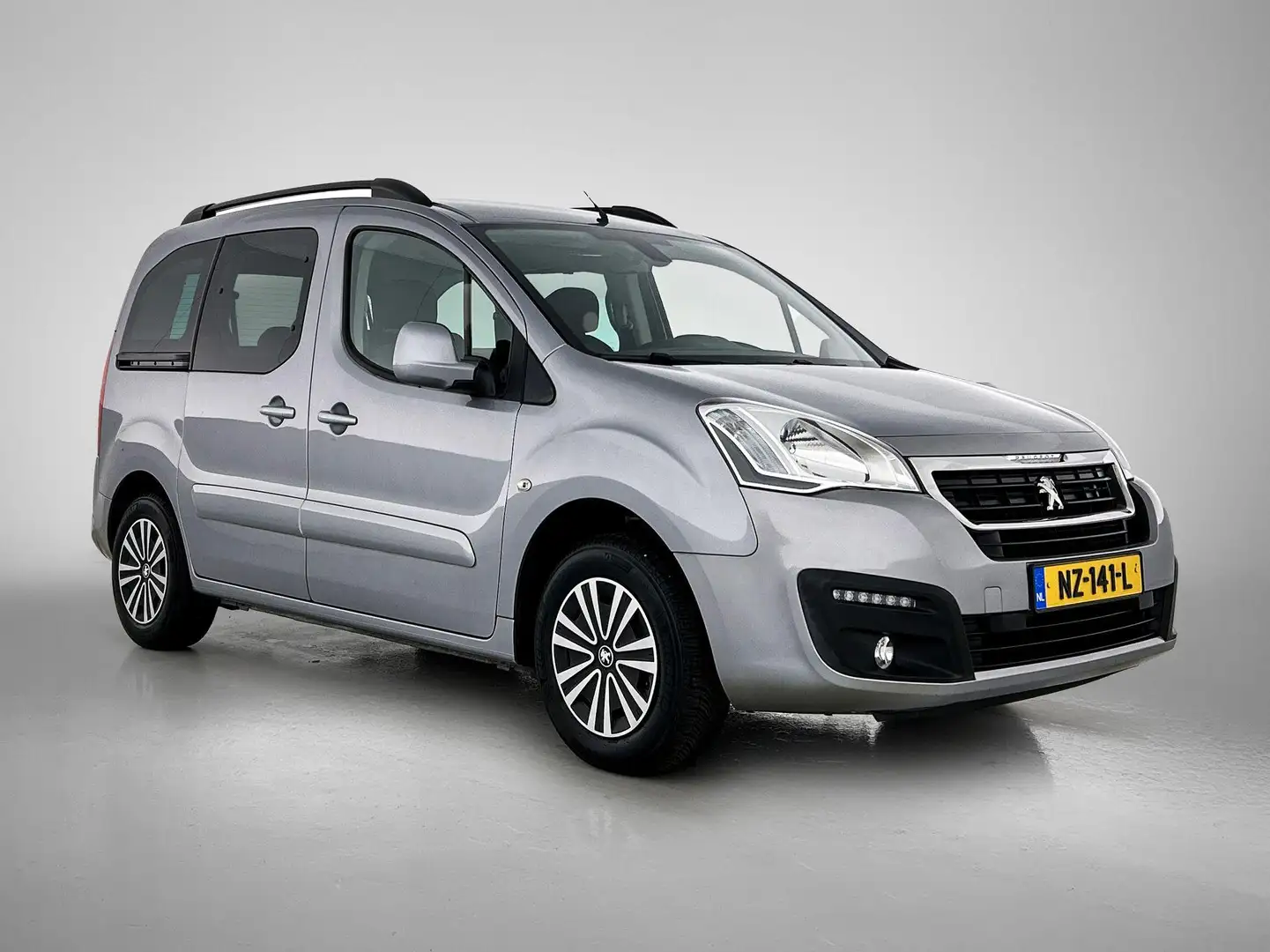 Peugeot Partner Tepee Active 110pk | Airco | Cruise Control | Donk Gris - 2