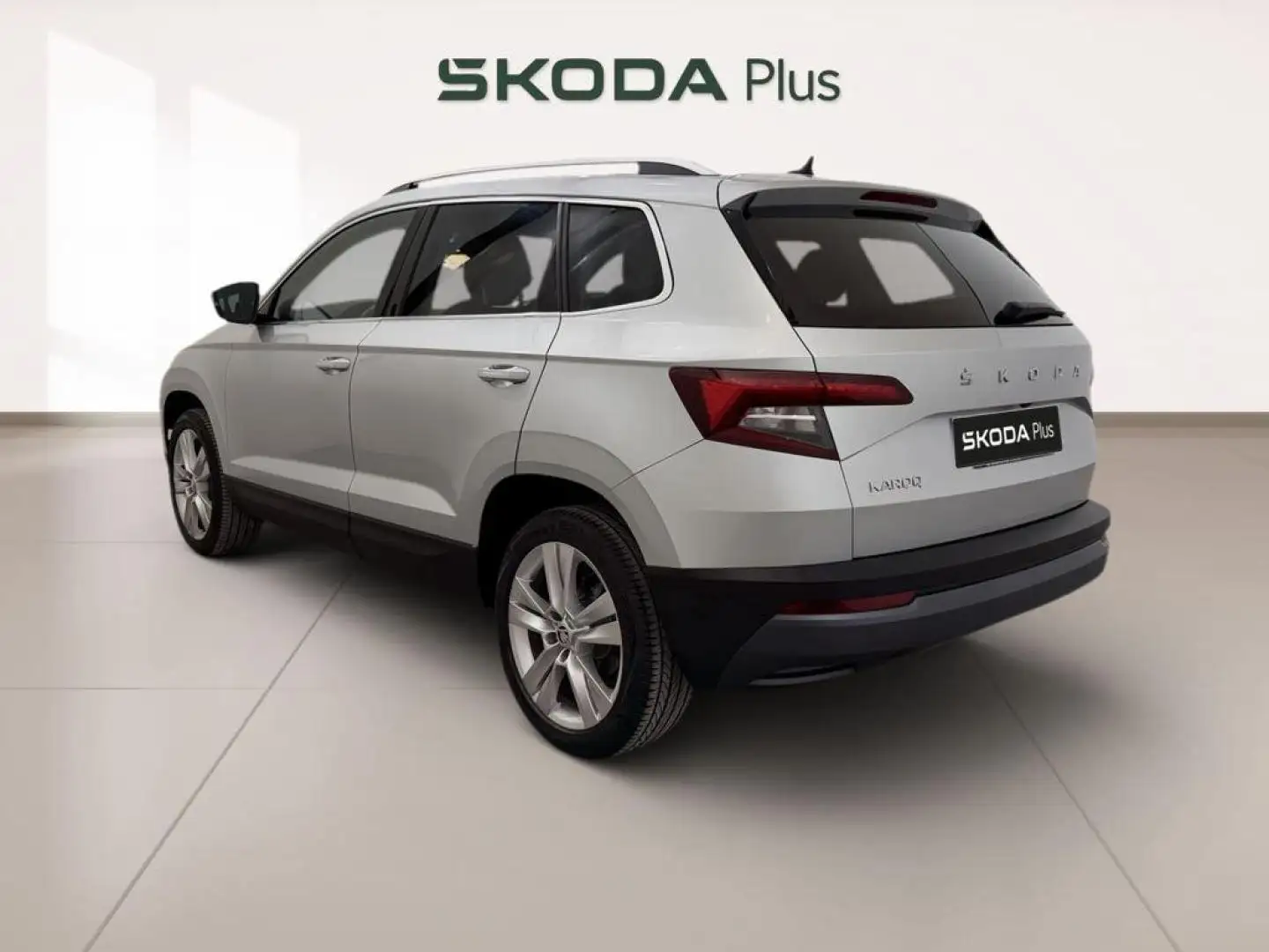 Skoda Karoq 1.5 TSI Style ACT DSG Gris - 2