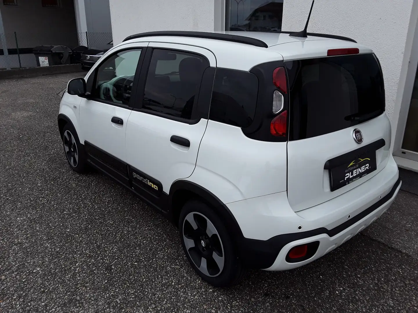 Fiat Panda Pandanina FireFly Hybrid 70 Cross-Look Weiß - 2