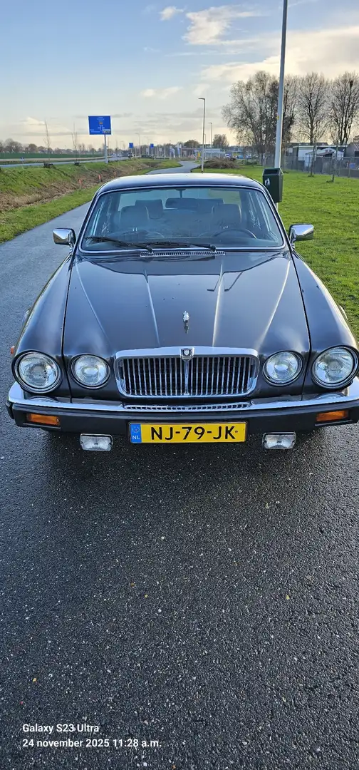 Jaguar Sovereign 5.3 V12 HE Gris - 1