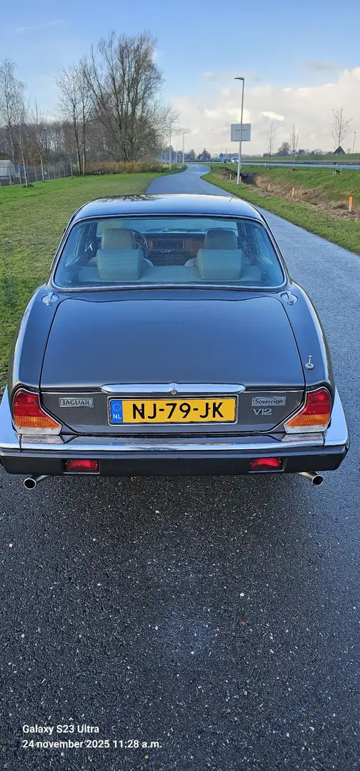 Jaguar Sovereign 5.3 V12 HE Gris - 2
